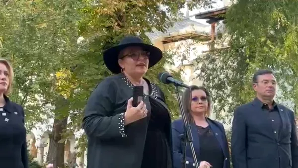 Șoșoacă spune că nu îl recunoaște pe Nicușor Dan ca președinte și cere eliberarea lui Călin Georgescu