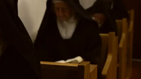 Scandal în Biserica Catolică. Un bărbat susține că a fost violat de o călugăriță, pe vremea când avea 12 ani. Femeia ar fi rămas gravidă cu el și omul nu a știut niciodată nimic despre copil