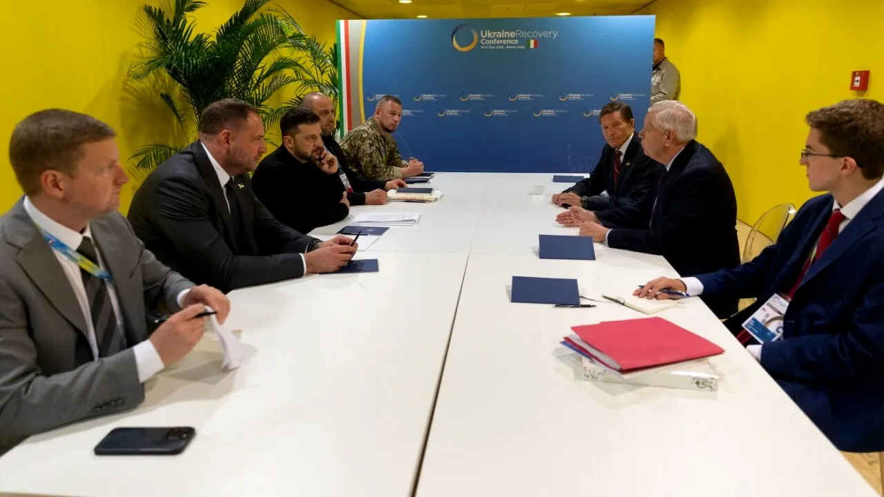 Emisarul american pentru Ucraina efectuează o vizită oficială la Kiev/ SUA ia în considerare impunerea unor noi SANCȚIUNI împotriva Rusiei