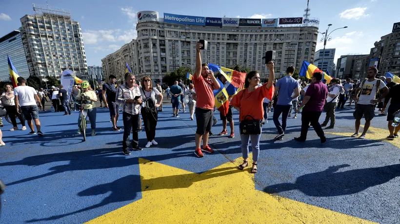 România s-a cocoțat și pare că stă mândră pe toboganul euroscepticismului