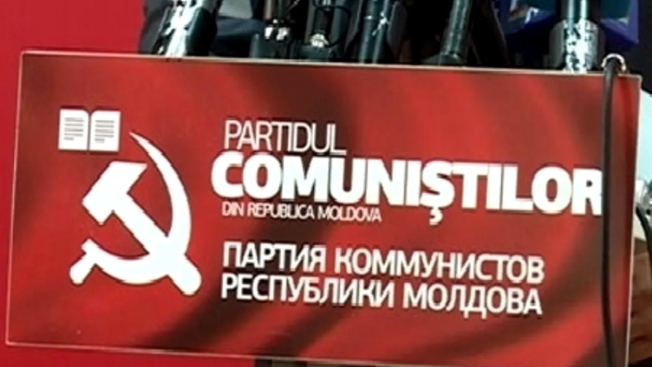 Parlamentul moldovean interzice simbolurile comuniste - secera și ciocanul