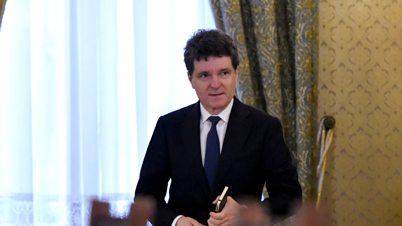 Momentul T-Zero pentru un nou guvern. Nicușor Dan discută astăzi cu partidele parlamentare pentru desemnarea candidatului de premier. Cine merge la consultări și la ce ore