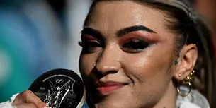 <span style='background-color: #dd9933; color: #fff; ' class='highlight text-uppercase'>ACTUALITATE</span> Povestea Mihaelei Cambei, românca halterofilă PREMIATĂ cu argint la Jocurile Olimpice: „MEDALIA cântărește doi ani de pregătire”