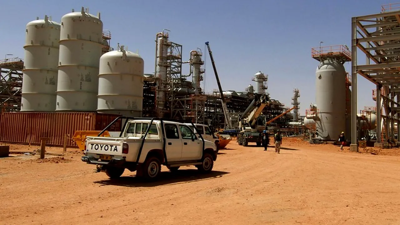 MAE: Românul luat ostatic de teroriști se află la Ambasada României din Alger. Încă doi români eliberați. UPDATE