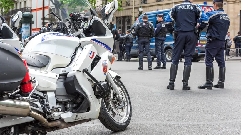 INCIDENT. Polițiști francezi, loviți cu mașina la Paris