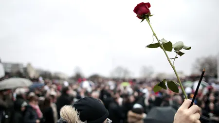 Zeci de mii de persoane au ieșit în stradă în Franța, în memoria victimelor atacurilor din ultimele zile