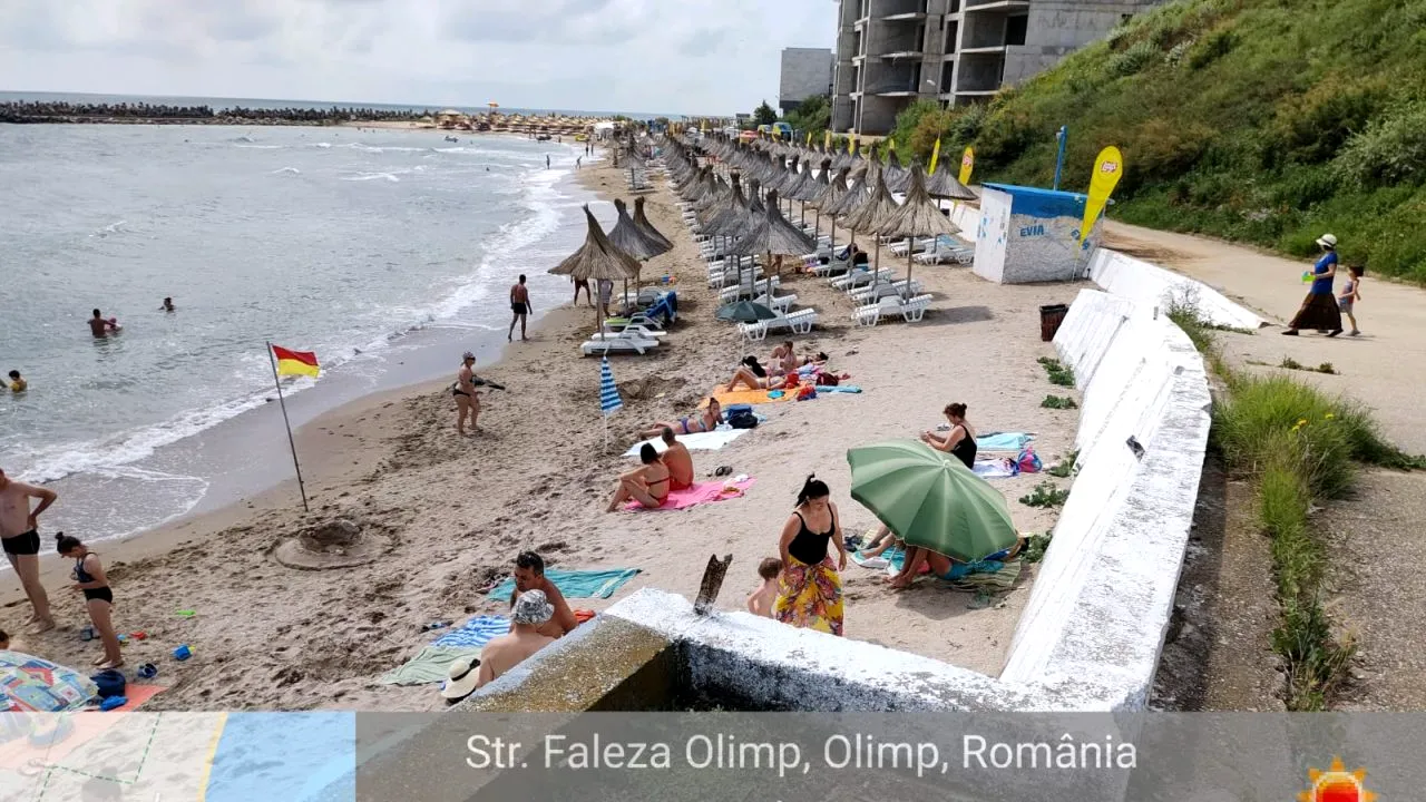 Amenzi pe litoral, între Năvodari și Vama Veche, date administratorilor de plajă care nu respectă distanța dintre șezlonguri și mare