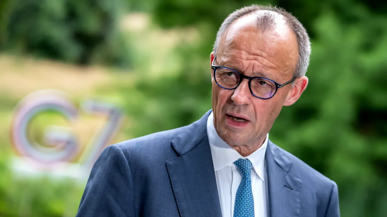 După victoria AfD, Friedrich Merz trăiește politic din „timp împrumutat”. The Guardian: Nu este clar dacă și pentru cât timp își poate menține propria coaliție unită și se poate agăța de funcția de cancelar