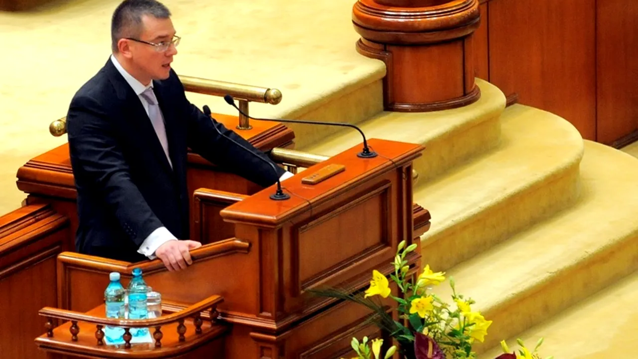 MOȚIUNEA DE CENZURĂ. Ungureanu intră în istorie cu cel mai scurt mandat de premier și rămâne cu visul de președinte