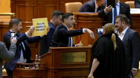 VIDEO | FILMUL SCANDALULUI Simion, către Șoșoacă: Nu ești așa sexi / Senatoarea îl acuză pe liderul AUR că dă în femei