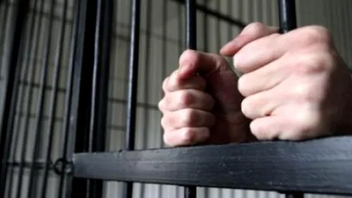 Percheziții la Penitenciarul Giurgiu, după ce mai mulți deținuți ar fi înșelat oamenii prin metoda accidentul