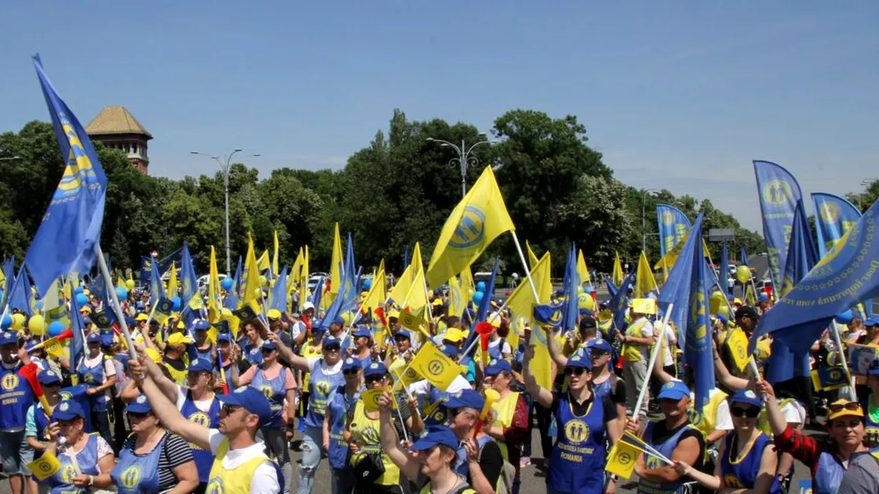 Sindicaliștii din „Solidaritatea Sanitară” protestează în față la Ministerul Muncii şi Solidarităţii Sociale