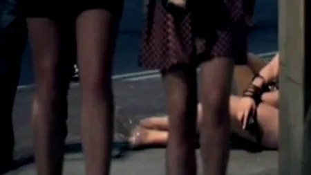 DOCUMENTARUL în care DISTRACȚIA înseamnă să BEI până îți PIERZI CUNOȘTINȚA