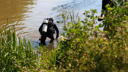 O adolescentă de 17 ani din Constanța s-a sinucis. Tânăra s-a aruncat în Canalul Dunăre-Marea Neagră