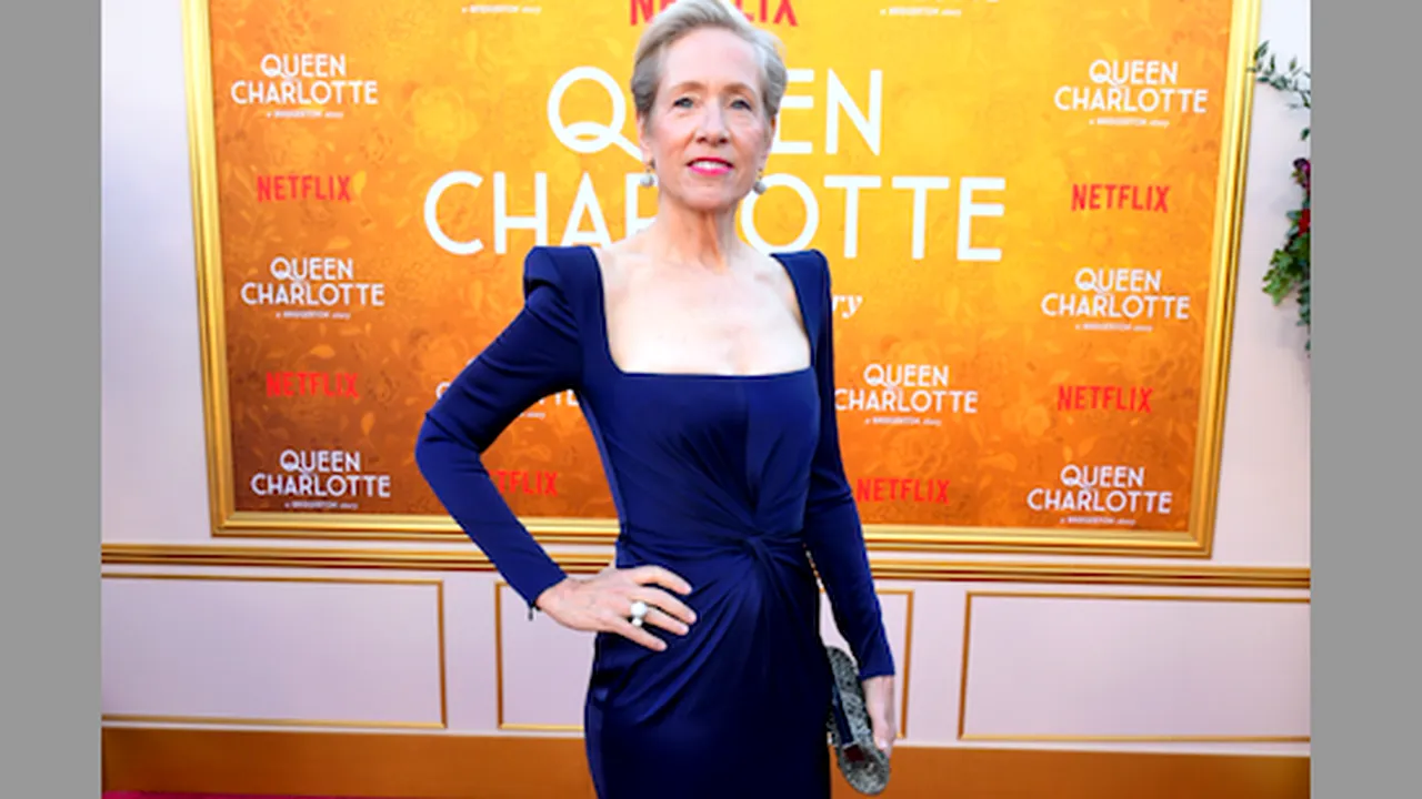 EXCLUSIV | Producătoarea Betsy Beers, dezvăluiri din culisele „Queen Charlotte: A Bridgerton Story”: „La bază e ideea de femeie aflată la putere”