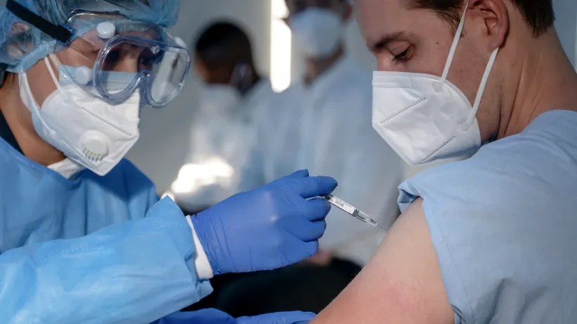 CNCAV: Campania de vaccinare continuă cu toate serurile disponibile, inclusiv cu AstraZeneca
