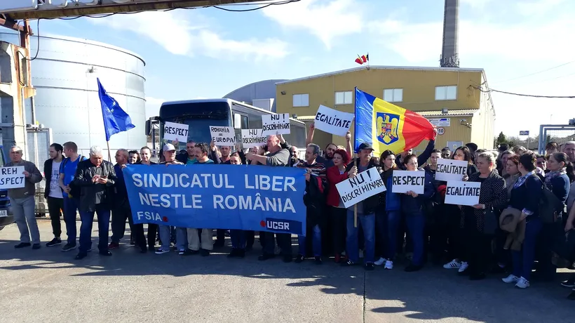 Fabrica Nestle care se închide. Protest al angajaților, nemulțumiți  de condițiile în care se despart de companie | GALERIE FOTO