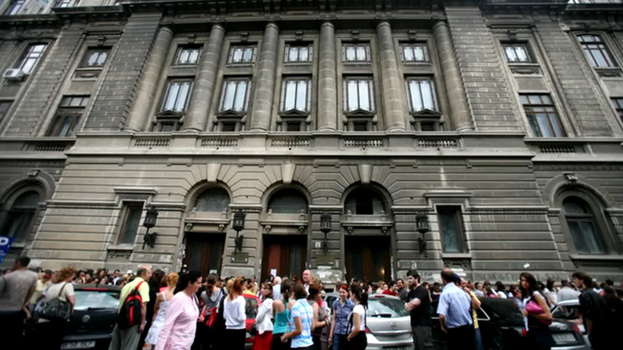 Aproape 8.300 de locuri la buget, oferta Universității din București pentru candidații la sesiunea de vară a admiterii 2025