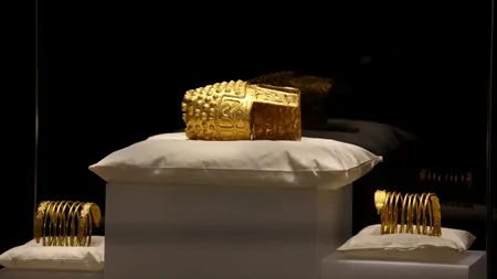 Coiful de la Coțofenești și două brățări dacice au fost aduse astăzi la Muzeul Național, sub escorta jandarmilor. Ce se întâmplă cu despăgubirile