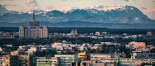 Munții Bucegi, văzuți din București. Fenomenul rar care a favorizat o priveliște spectaculoasă