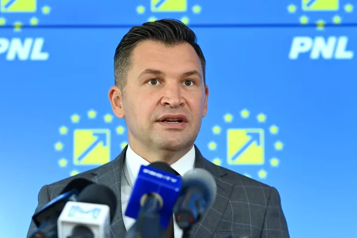 Liberalul Ionuț Stroe îl pune la zid pe Ilie Bolojan și spune că nu crede în sondajele despre PNL și premierul demis
