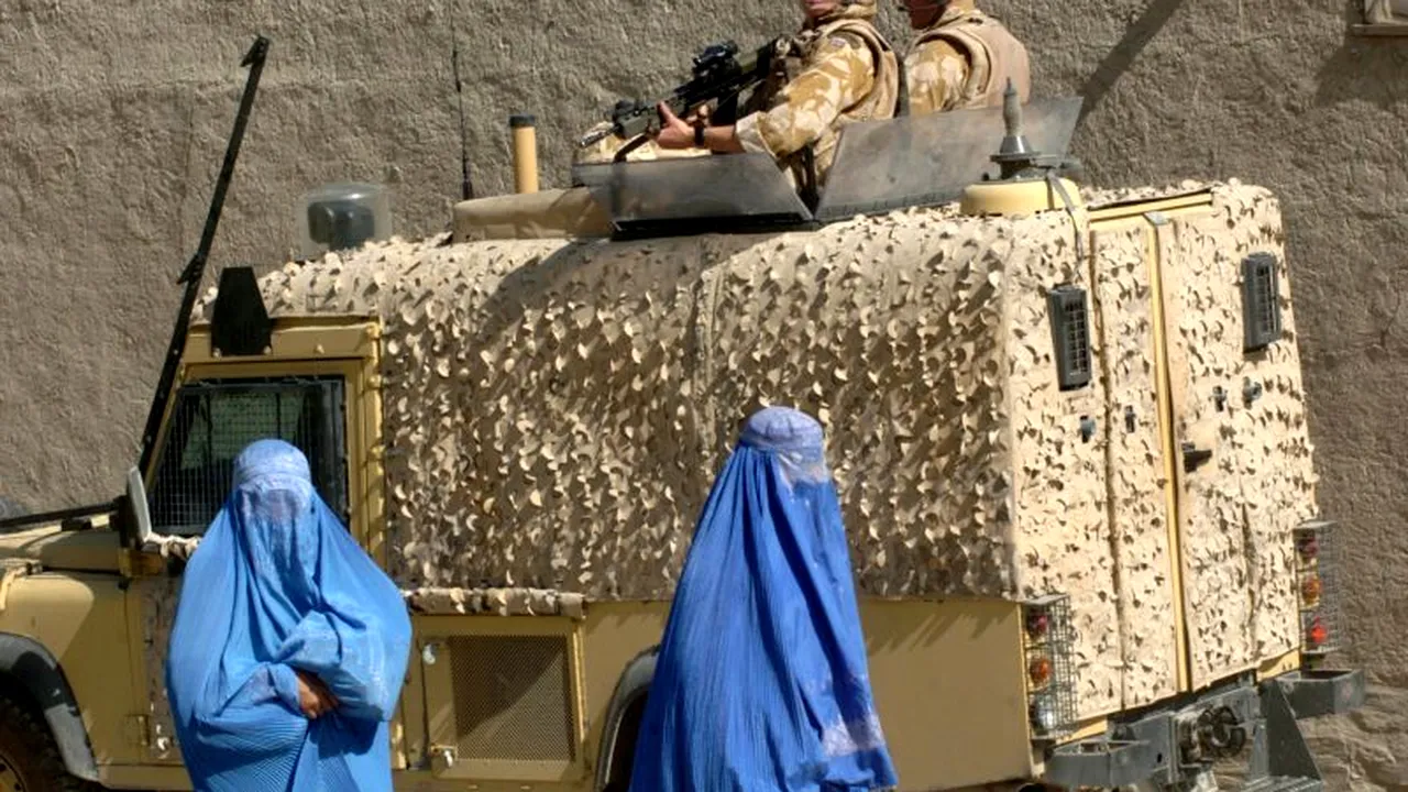 O polițistă afgană a împușcat un consilier al NATO la Kabul