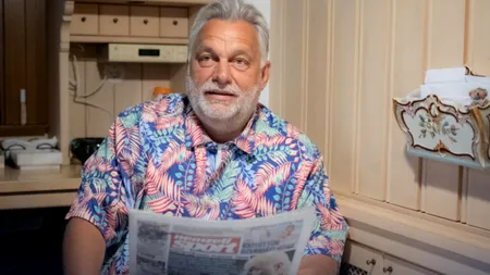 Val de reacții pe Facebook, în urma publicării unei fotografii din vacanță cu Viktor Orban: „Arată ca un Moș Crăciun fără adăpost, pentru că a stat săptămâni întregi în vest, fără electricitate, apă, gaz, săpun!”