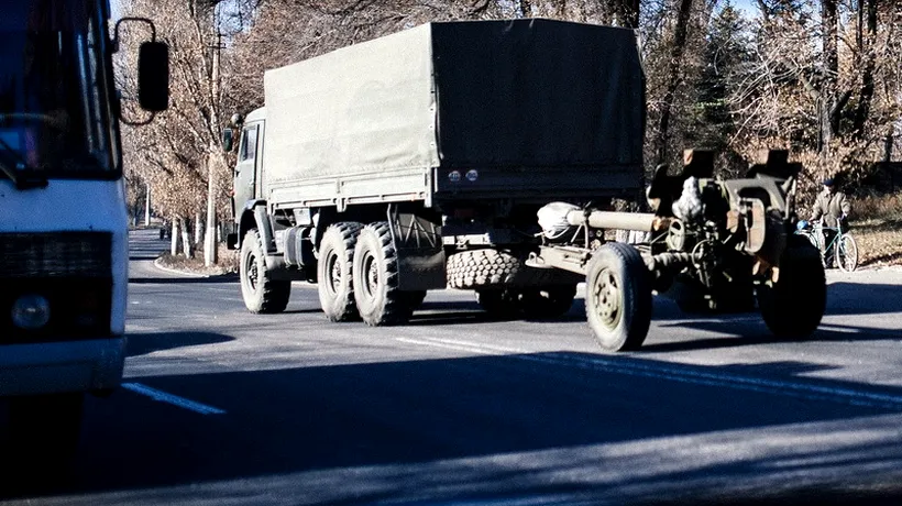 MAREA ÎNARMARE. Convoaie de armament greu se îndreaptă către bastionul separatist Donețk