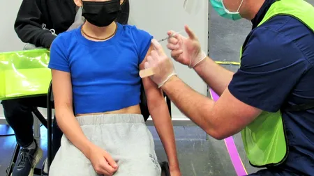 Studiu multicentric israelian: Vaccinul Pfizer a provocat mai multe cazuri de inflamare a ochilor