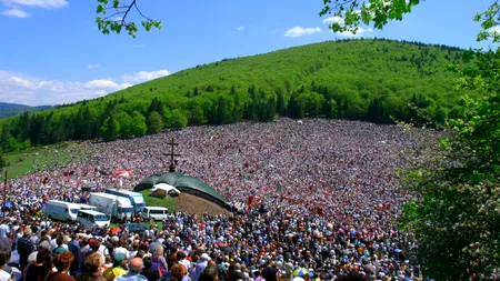 Slujba de Rusalii s-a încheiat cu binecuvântarea Papei, transmisă de arhiepiscopul Jakubinyi
