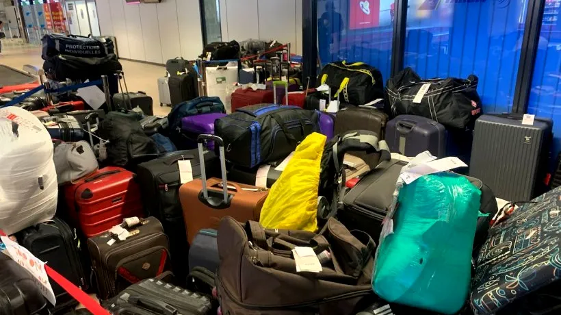 Ce SALARIU are un manipulant bagaje la Aeroportul Otopeni. Câți lei primește lunar