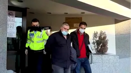 Un bărbat și-a răpit fosta iubită și fetița în vârstă de 10 ani după care a lovit cinci mașini și s-a încăierat cu Poliția