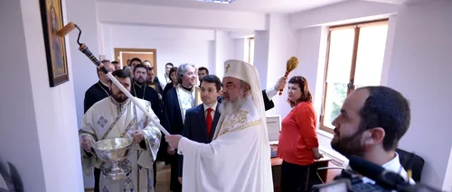 Trafaletul Patriarhului Daniel a destins atmosfera în CNA: Când veniți cu trafaletul și pe la noi? Poate ne mai liniștim