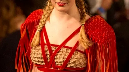 Studentele de la Cambridge, aproape dezbrăcate într-o prezentare de modă în scopuri caritabile