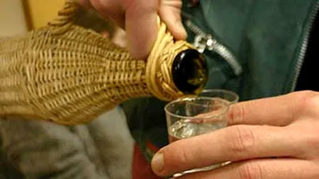 Un turist englez din Birmingham, aflat în vizită în România: „PĂLINCA e a dracului de tare...”