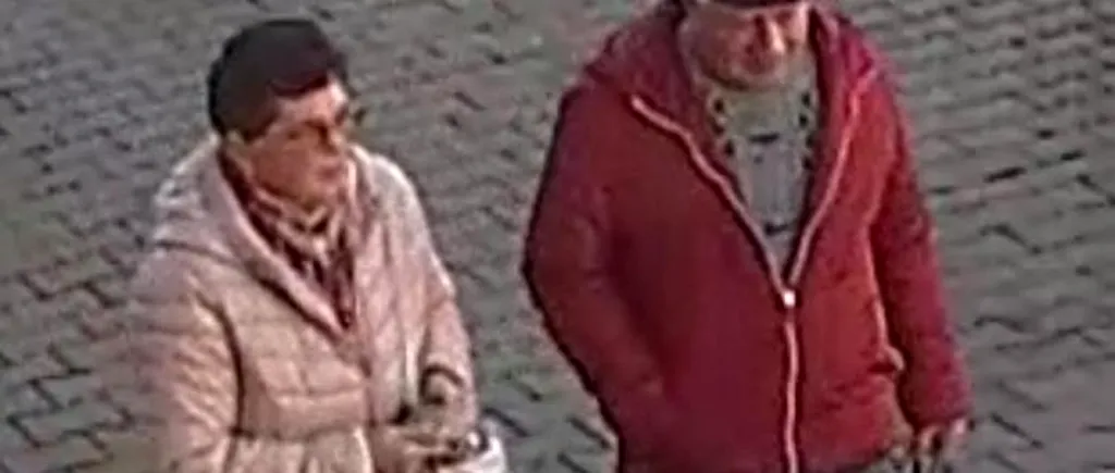 Doi bătrânei au furat aproape 2.000 de lei uitați de o femeie într-un bancomat. Cei doi sunt căutați de poliție