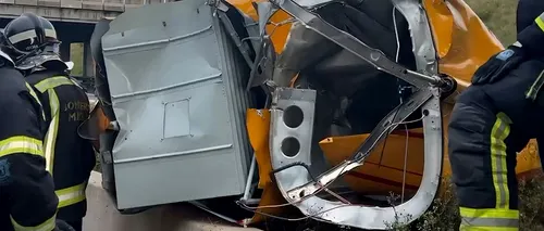 VIDEO | Elicopter prăbușit peste o mașină pe o autostradă spre Madrid. Pilotul a reușit să evite tragedia