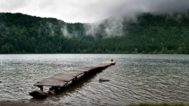 Culisele muncii unui paleoclimatolog | Ce putem afla despre istoria climei cercetând lacurile din România?