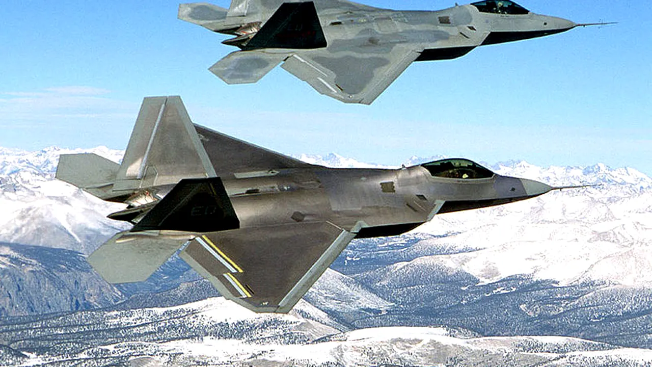 SUA au adus avioane de vânătoare F-22 Raptor în Germania