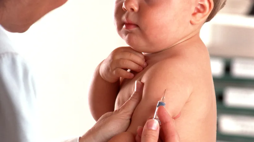 Mii de copii sunt pe listele de așteptare pentru vaccinurile obligatorii. Ministrul Sănătății anunța că a rezolvat criza