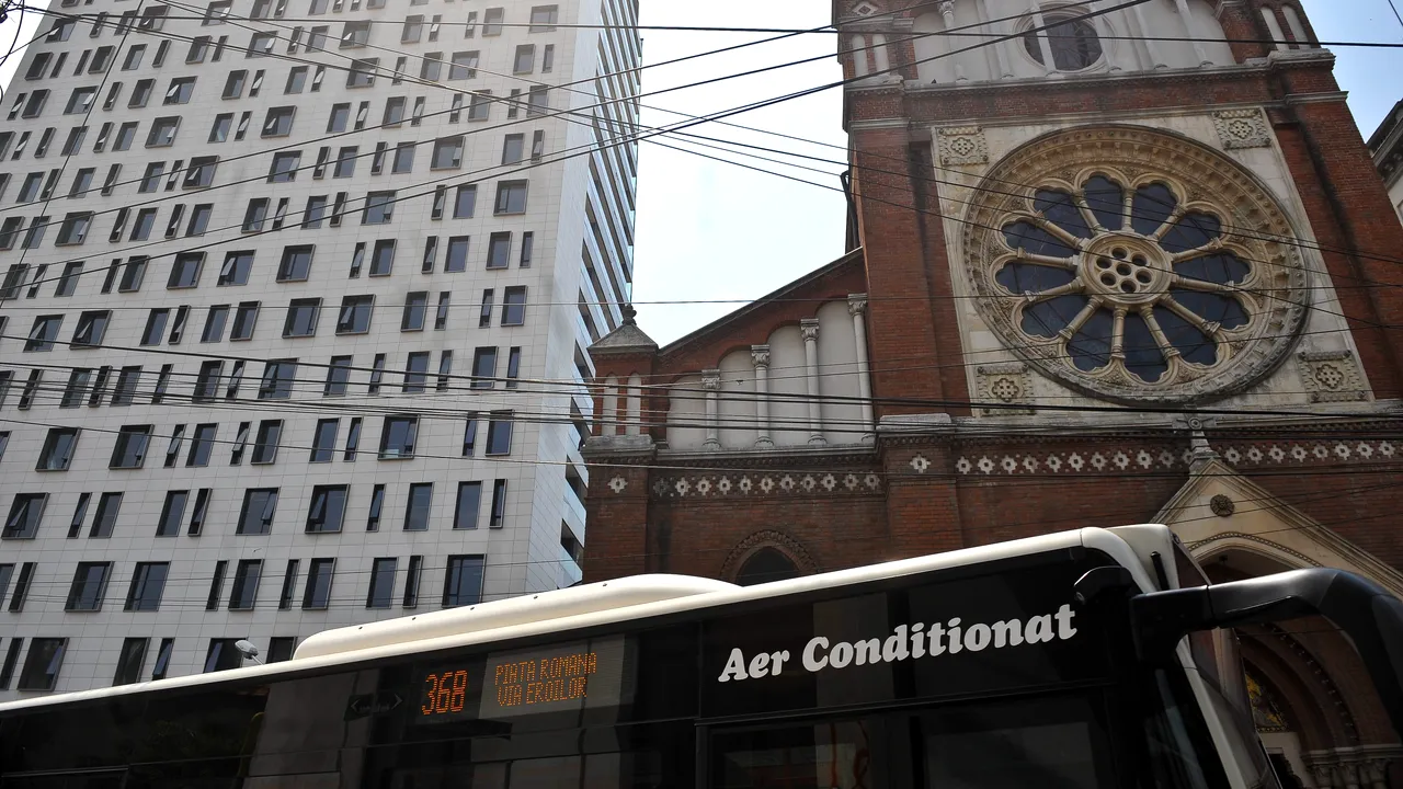 Cum răspunde Firea, acuzată de arhiepiscopul Ioan Robu că nu vrea să  demoleze 