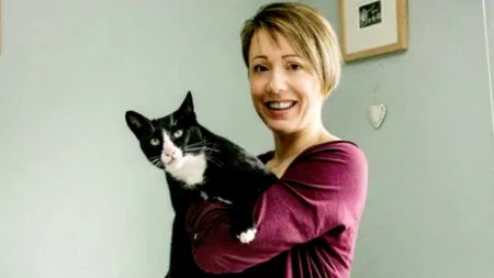 Felina BUCLUCAȘĂ. Un motan CLEPTOMAN i-a adus proprietarei sale o pungă cu BANI. Ce sumă era înăuntru