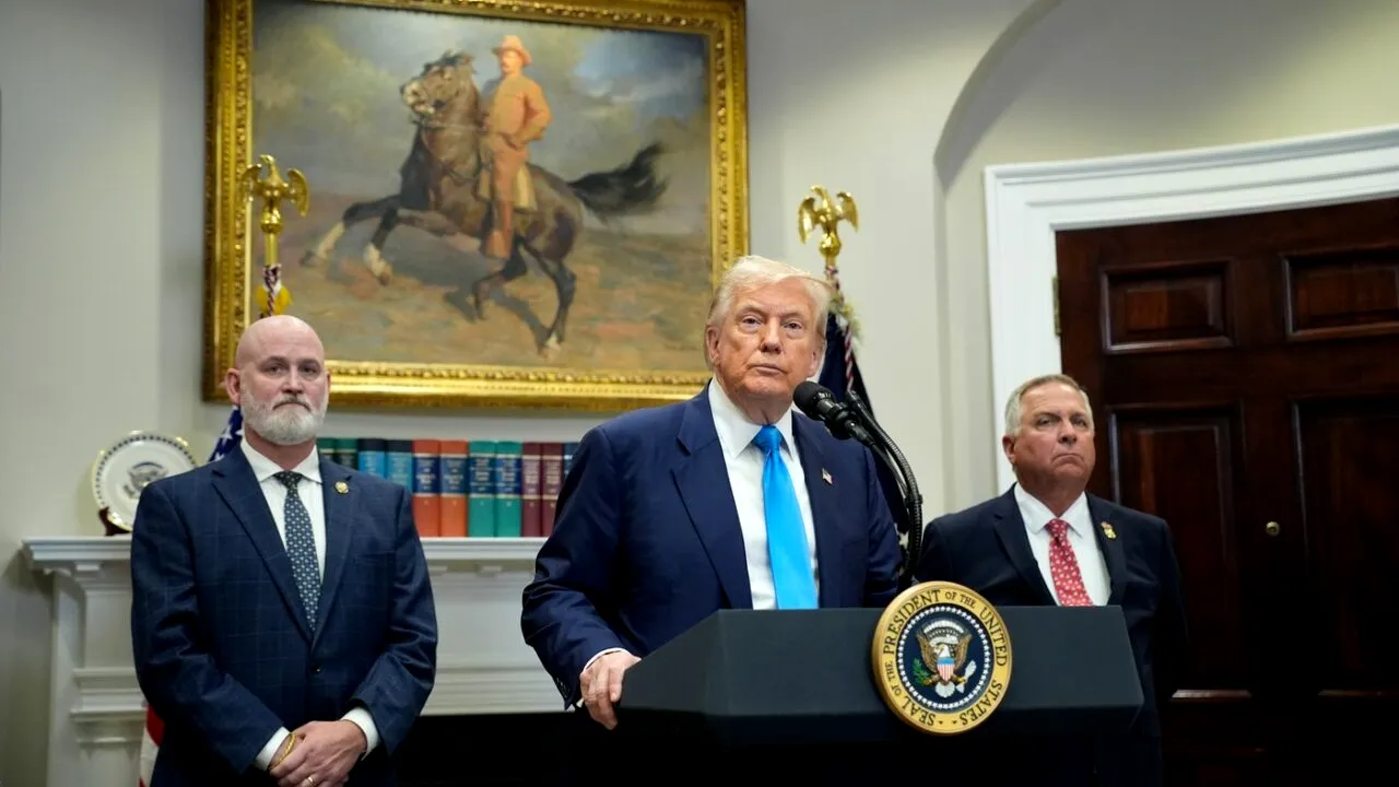 Trump semnează un nou acord comercial cu Seulul/ Coreea de Sud se angajează să INVESTEASCĂ „o sumă semnificativă de bani” în SUA