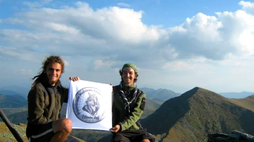 Doi adolescenți au străbătut Arcul Carpatic în 52 de zile: Salvați Muntele - Ultima Resursă a României