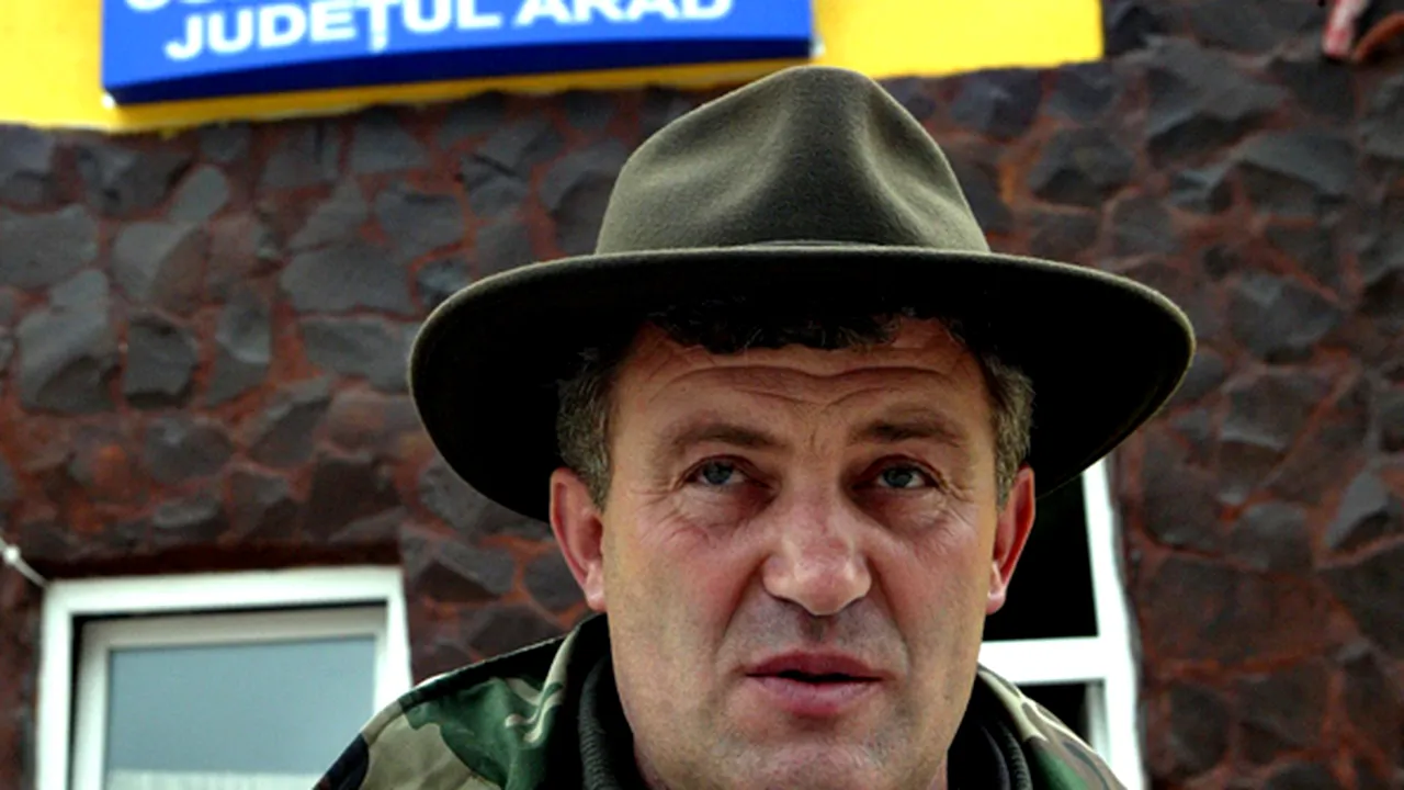 Primarul din Zărand, reținut pentru că a primit peste 11.000 de euro mită, a fost arestat