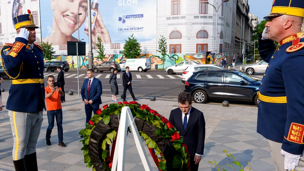 Președintele Nicușor Dan a depus o coroană de flori în memoria victimelor MINERIADEI din 13-15 iunie 1990: „Unul dintre cele mai dureroase momente”