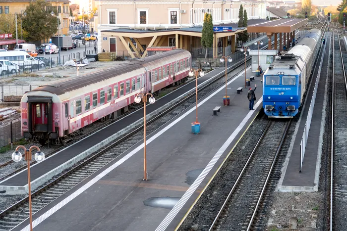 CFR Călători, avertisment pentru pasageri. Trenurile pot întârzia din cauza temperaturilor extreme. Ce li se recomandă
