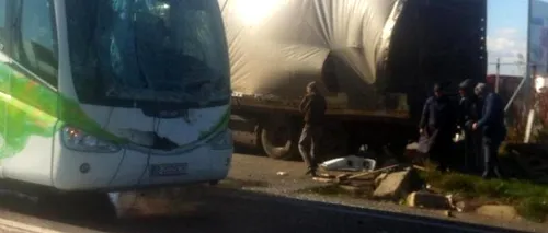 Autocarul în care se aflau jucătorii și staff-ul FC Vaslui, implicat într-un accident rutier