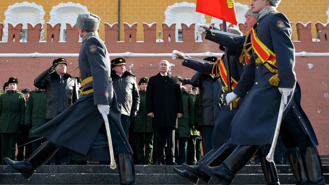Putin condamnă poporul rus la foame, tristețe și marginalizare