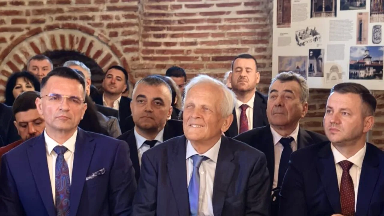 Fostul premier al României, Teodor Stolojan, a primit astăzi titlul de Cetățean de Onoare al Județului Dâmbovița. De ce i s-a acordat distincția